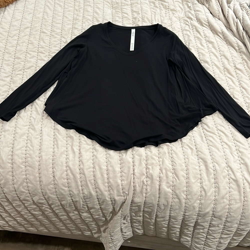 Lululemon scoop neck stretchy top